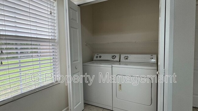 Building Photo - 268 Leese Dr