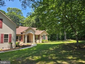 Building Photo - 15401 Jamies Way