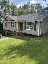 Building Photo - 1518 E Crane St