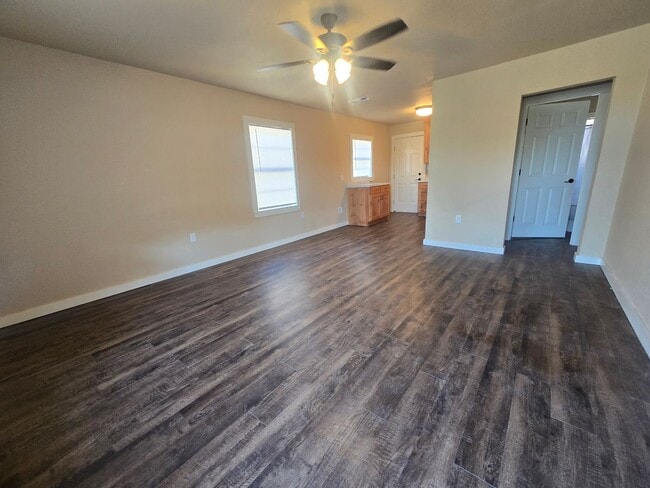 Foto del edificio - Modest in Mineral Wells