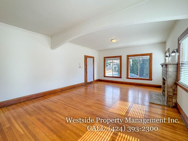 Building Photo - 1315-1317 1/2 N. Stanley Ave.-1315