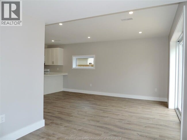 Photo du bâtiment - 3933 Woodward Blvd