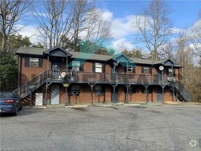 Building Photo - 2401 Markwood Ln SE