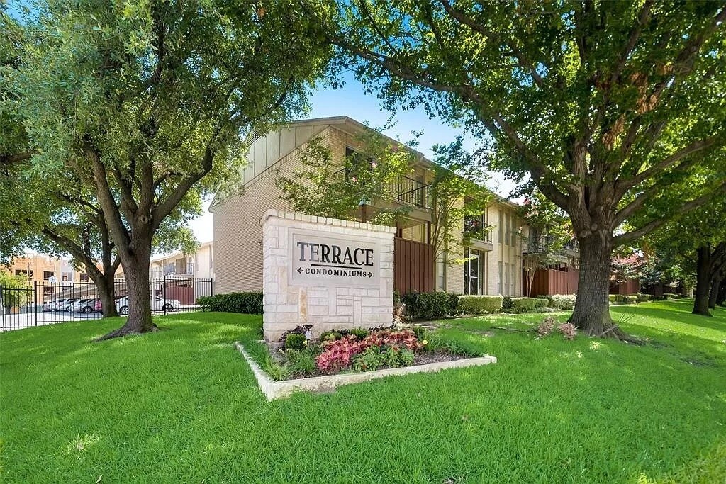 5856 Sandhurst Ln Unit B, Dallas, TX 75206 Condo for Rent in Dallas, TX