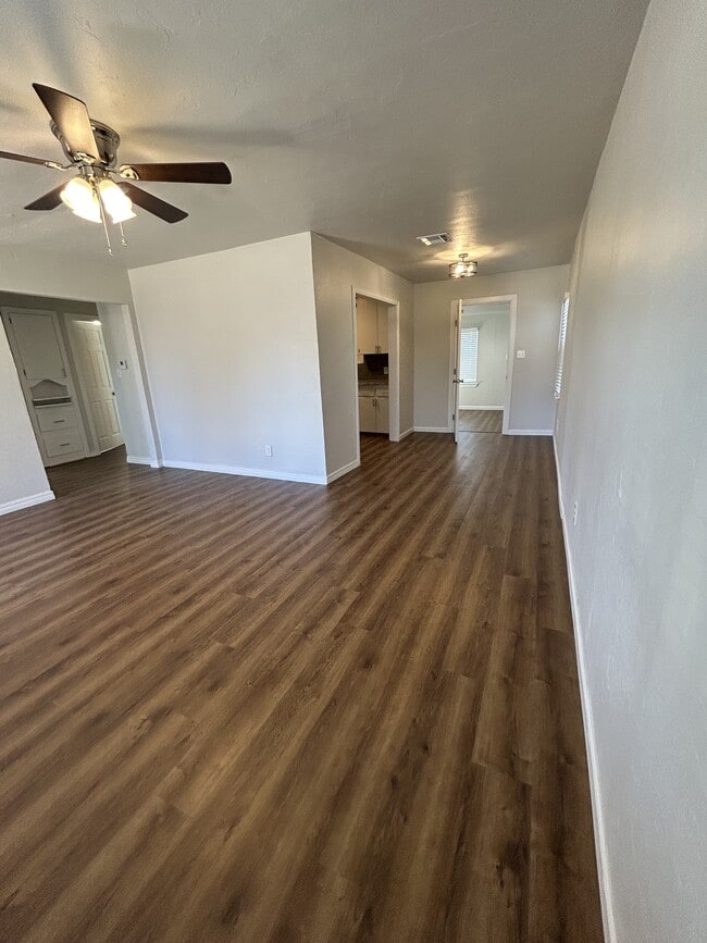 Building Photo - 2317 Doris Ave