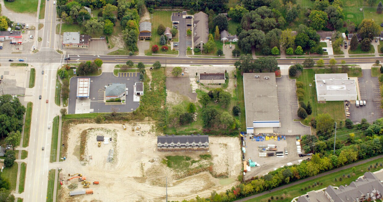 Aerial - 1 - The Townes at Trailways