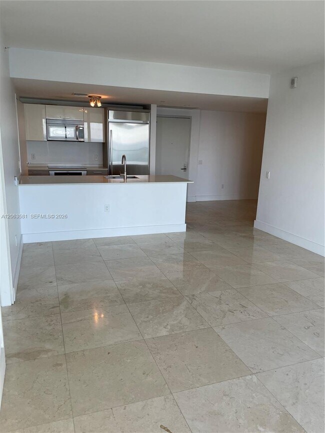 Foto del edificio - 1300 Brickell Bay Dr