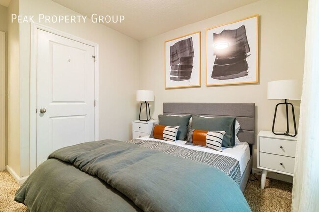 Building Photo - Available Fall 2024! 2 Bedroom Apartment i...