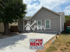 Building Photo - 4019 Sunrise Bluff Dr