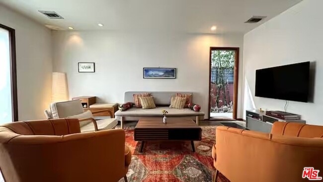 Foto del edificio - 3617 Maplewood Ave