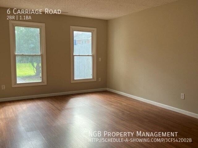 Foto del edificio - 6 Carriage Rd