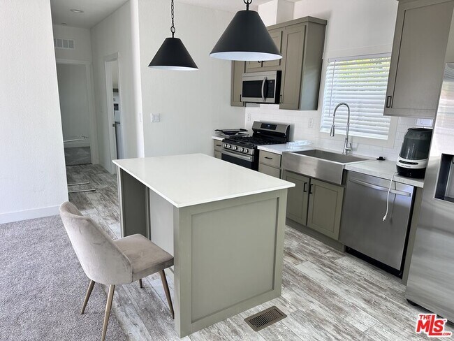 Foto del edificio - 1924 N Marengo Ave