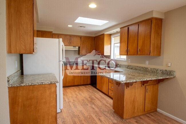 Building Photo - 07802