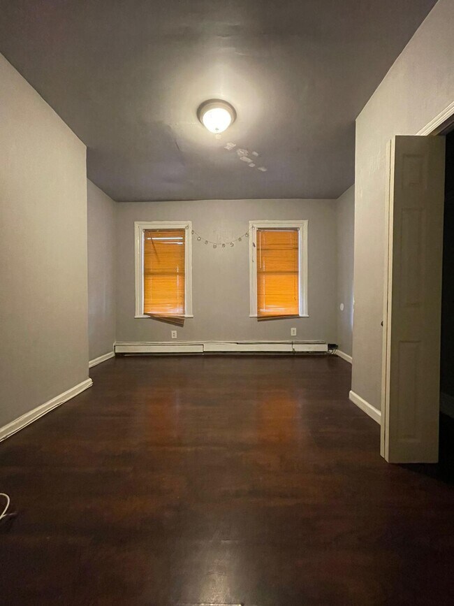 138 Fulton Ave 1 - 136 Fulton Ave
