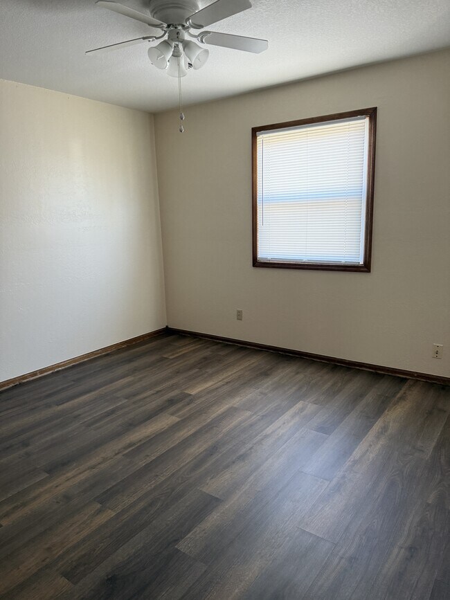 Foto del edificio - 5840 Cherry Pl