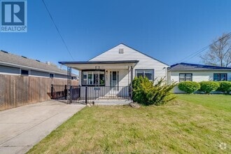 Building Photo - 4482 Grand Marais Rd E