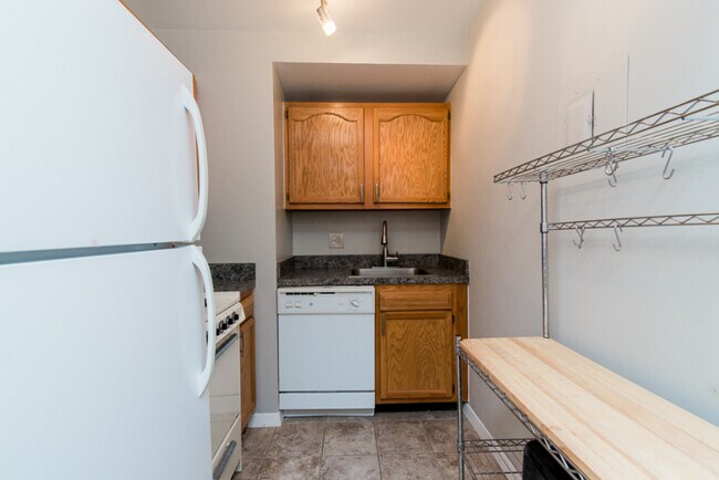 Building Photo - 1601 18th St NW