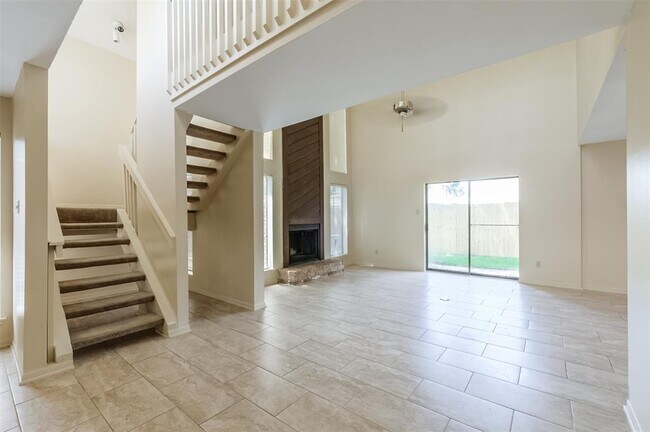 Building Photo - 514 Shady Dale Dr