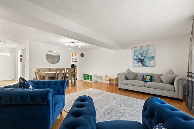 Foto del edificio - 320 Newbury St