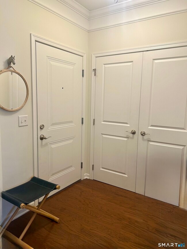 Foto del edificio - 414 Center Meadow Ln