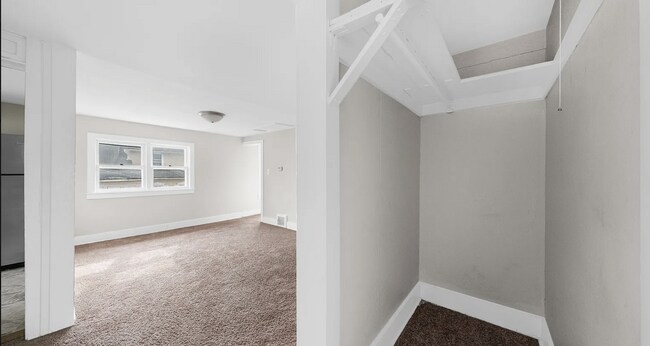 Building Photo - 574 2nd Ave