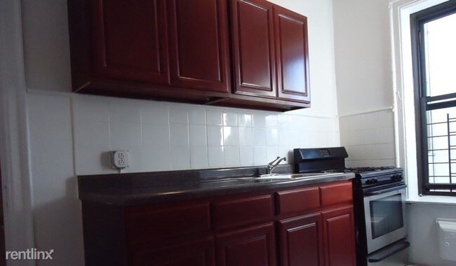 Building Photo - 2 br, 1 bath  - 2023 Caton Ave