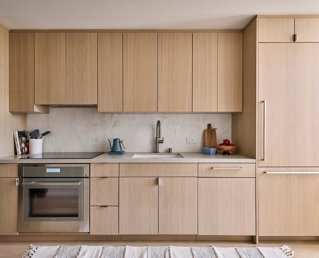 Interior Photo - 700 Broadway
