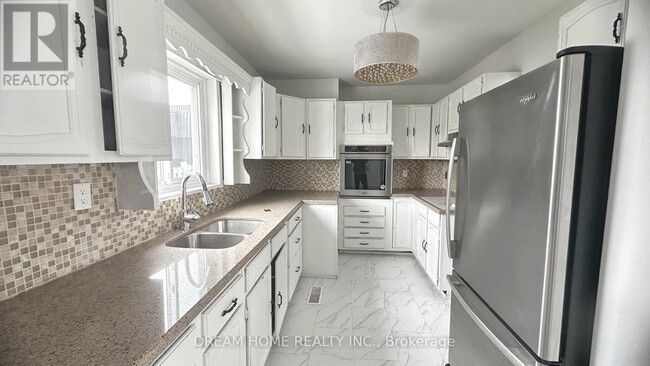 Building Photo - 83 Cornwallis Dr