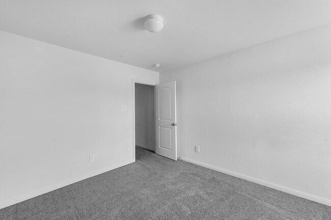 Building Photo - 12998 Sorrento Bay Dr