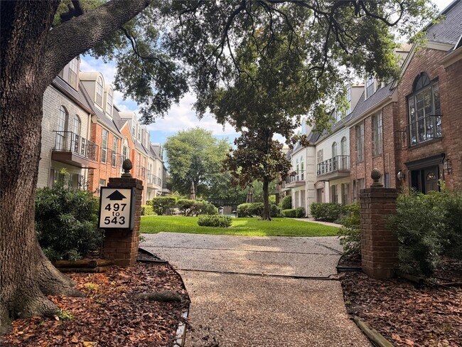 Foto del edificio - 537 N Post Oak Ln
