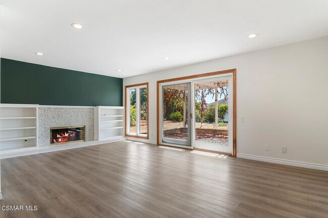 Building Photo - 688 Velarde Dr