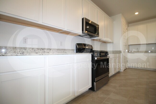 Building Photo - 17606 S Ridgerunner Dr