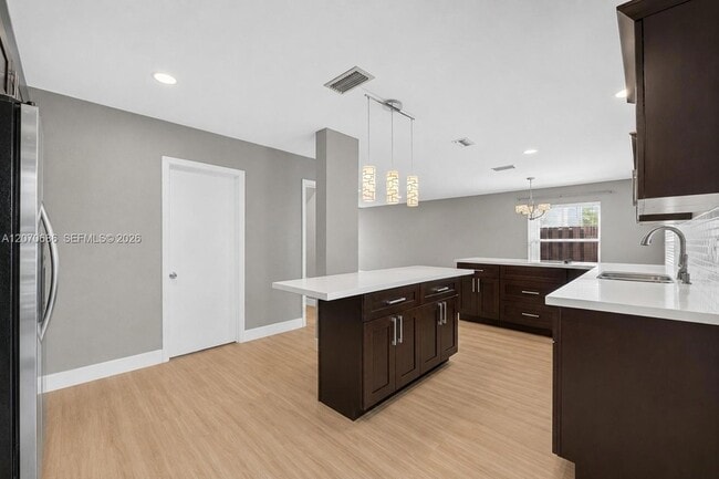 Building Photo - 4848 Grapevine Wy