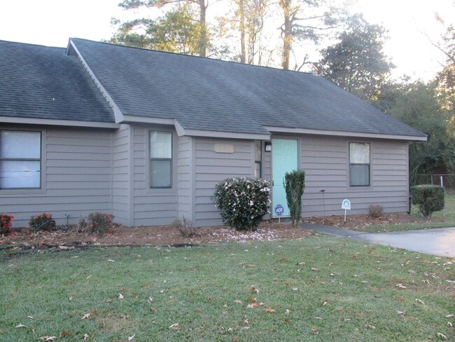 Building Photo - 218 Wyndham Cir