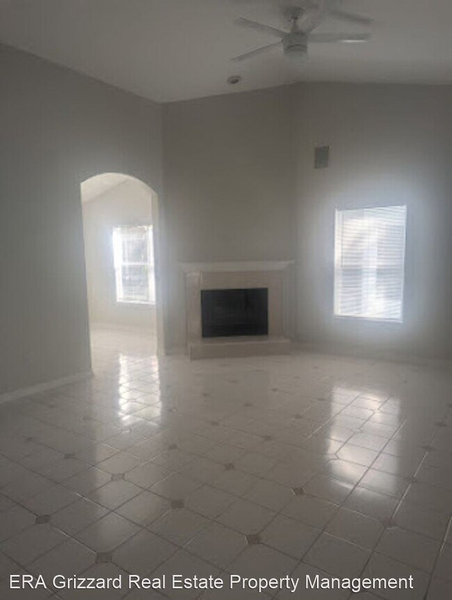Building Photo - 2 br, 2 bath House - 1831 Country Club Dri...