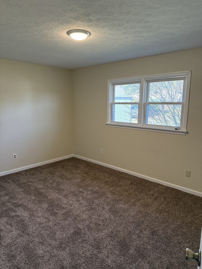 Foto del edificio - 8411 Cloverport Dr