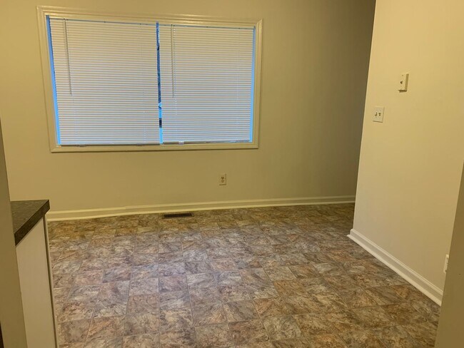 Foto del edificio - 562 Granite St