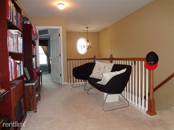 Building Photo - 7161 Silk Tree Pointe