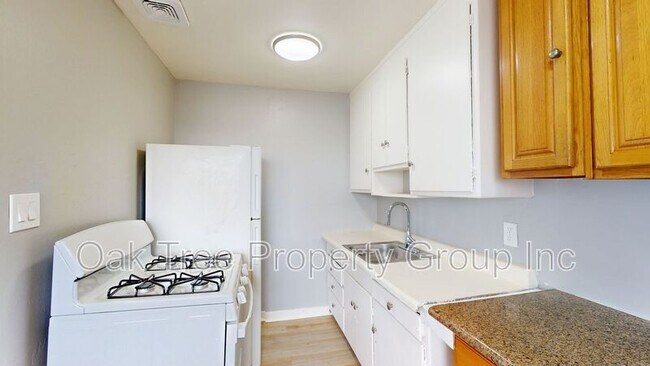 Building Photo - 2711 23rd Ave