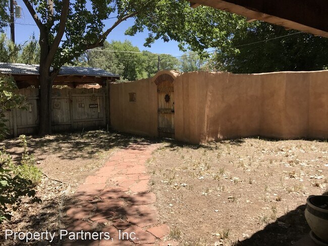 Foto del edificio - 2 br, 2 bath House - 10521 4th St NW