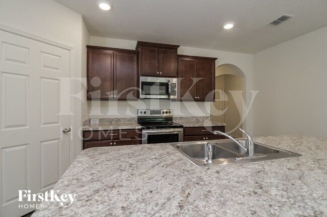 Foto del edificio - 893 Taluga Ave SE