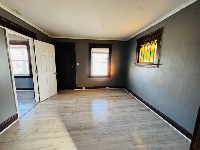 Building Photo - 2816 E 125th St