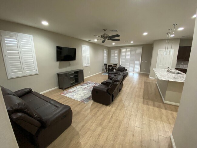 Foto del edificio - Wonderful 3 bed/3 bath home located in N. Las Vegas