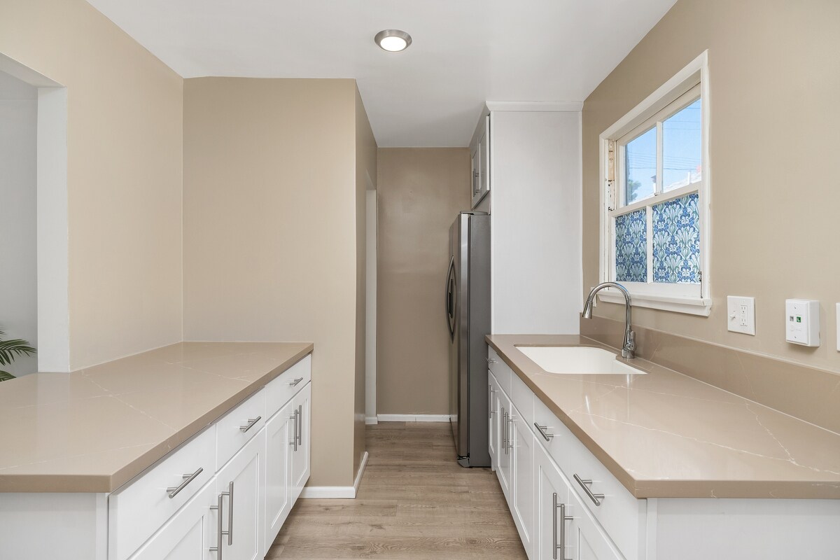 Foto principal - 13453 Burbank Blvd