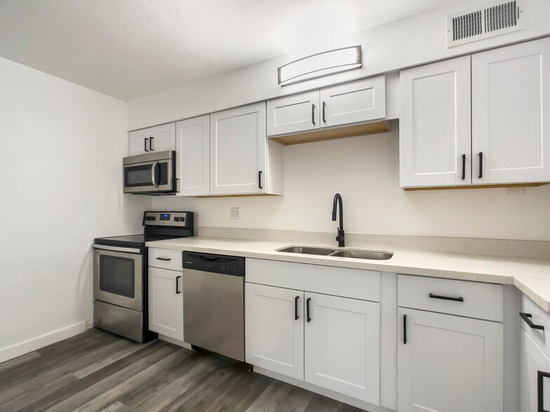 Fringe Mountain View