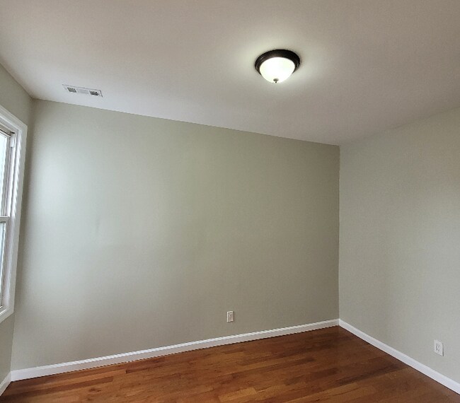 Building Photo - 893 Hunterdon St