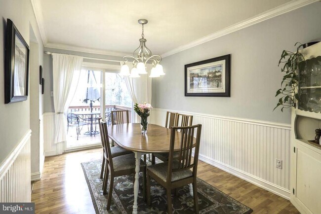 Foto del edificio - 8209 Hillsboro Ct