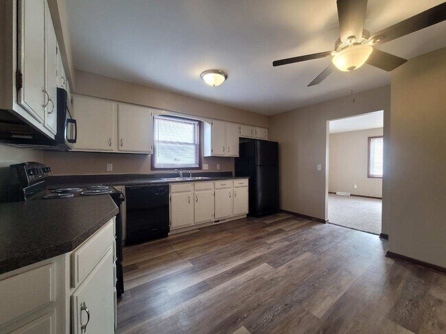 Foto del edificio - 2944 Central Ave