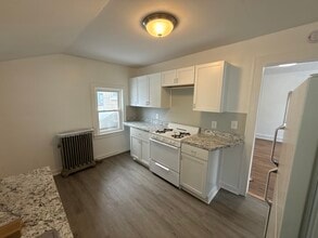 Building Photo - 6 Foote St