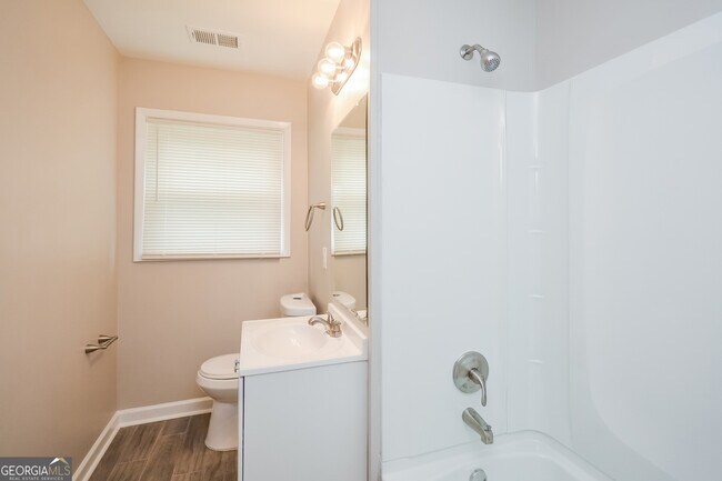 Foto del edificio - 1534 Flicker Rd